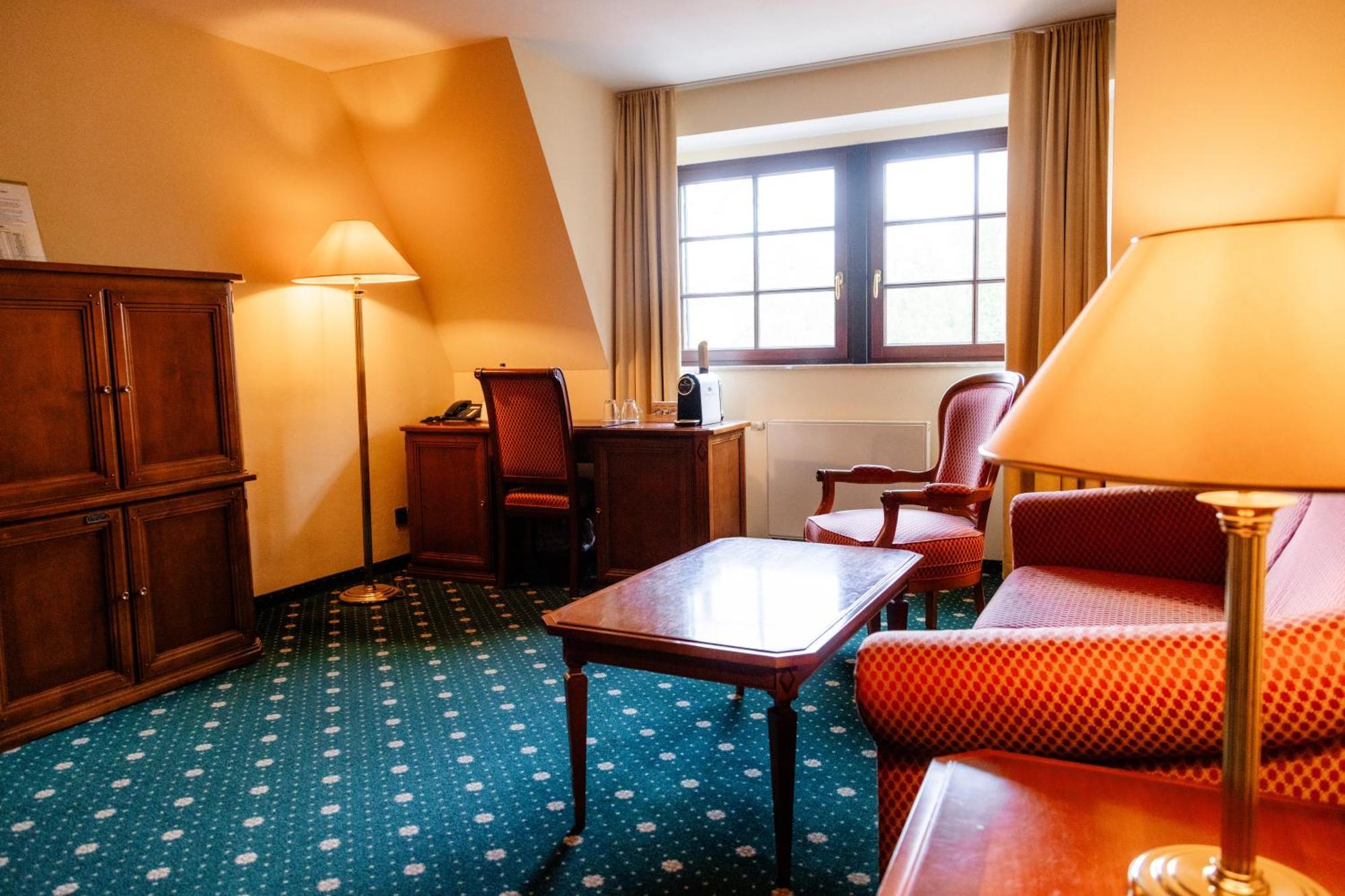 Hotel Schloss Schkopau Екстер'єр фото