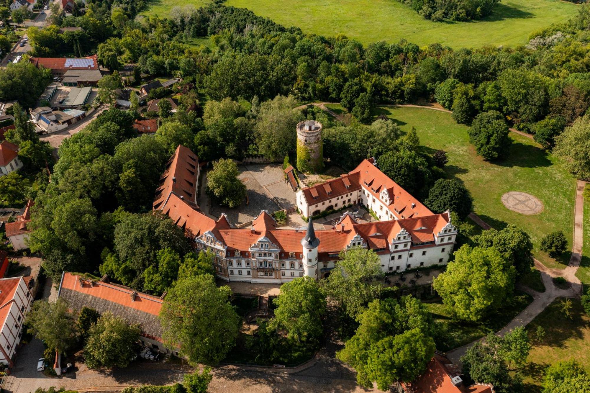 Hotel Schloss Schkopau Екстер'єр фото