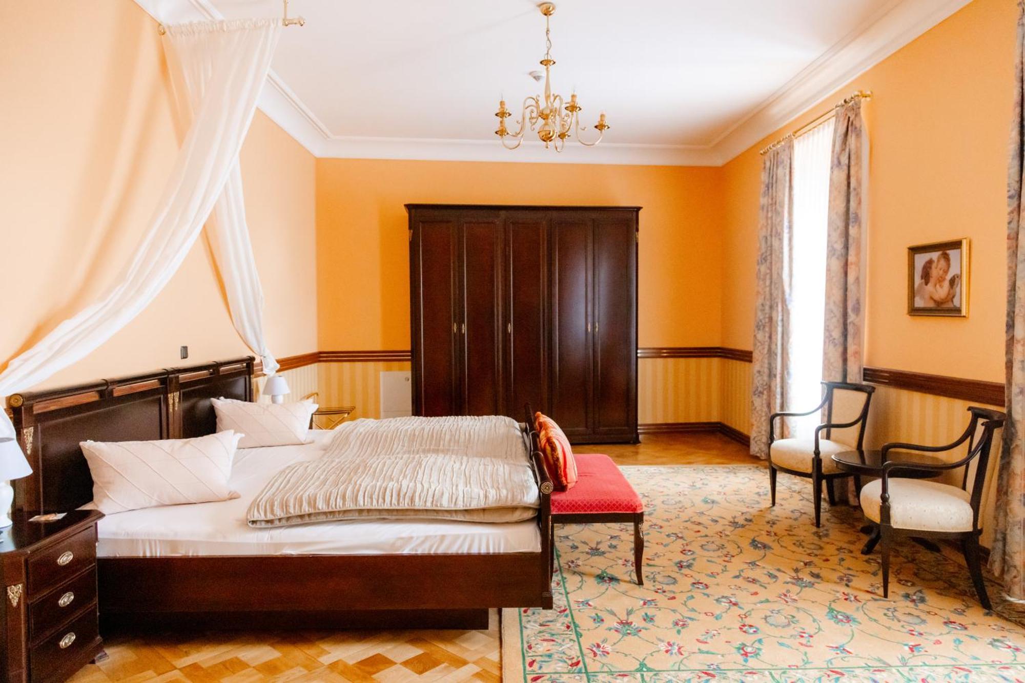 Hotel Schloss Schkopau Екстер'єр фото