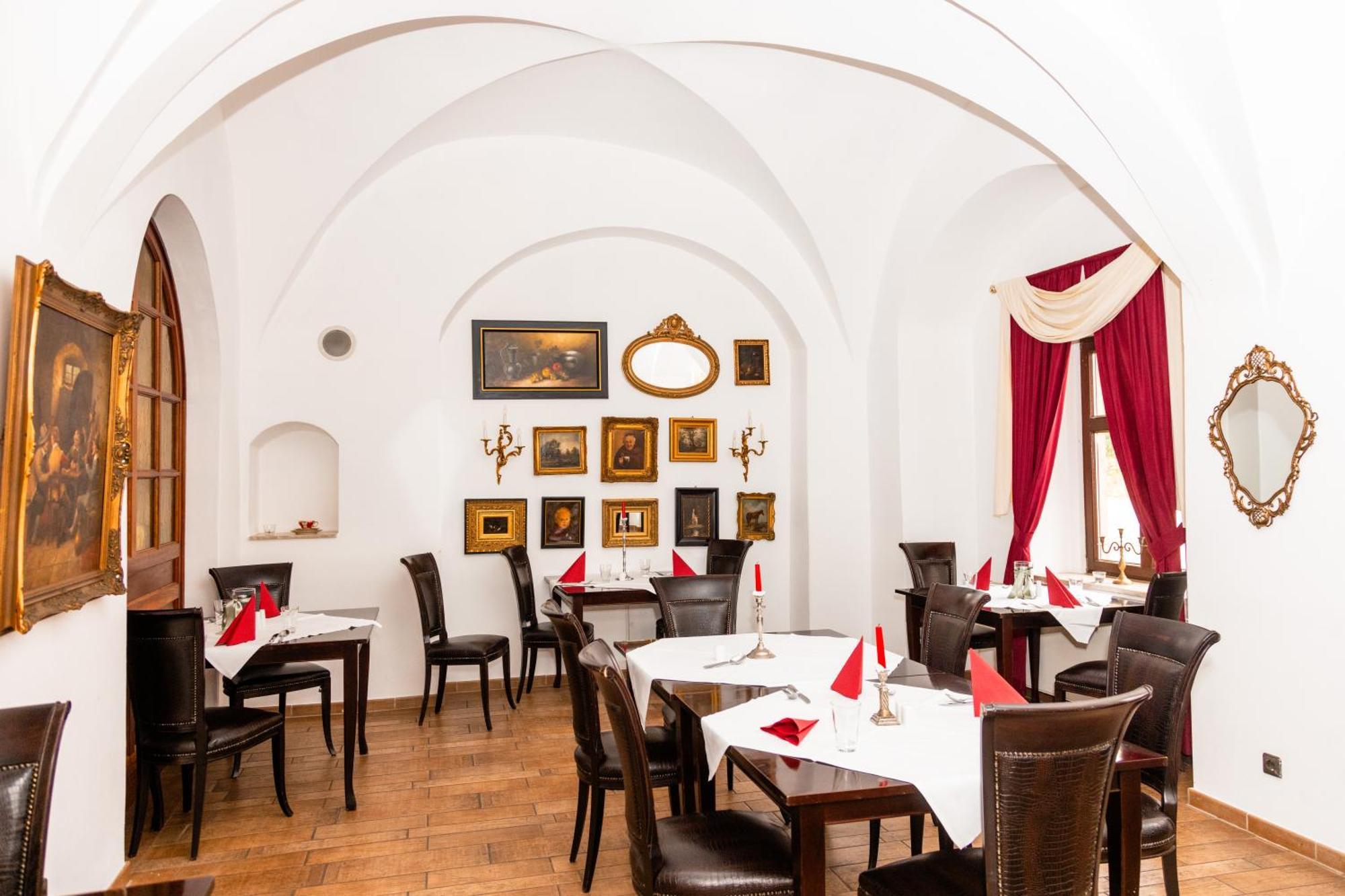 Hotel Schloss Schkopau Екстер'єр фото