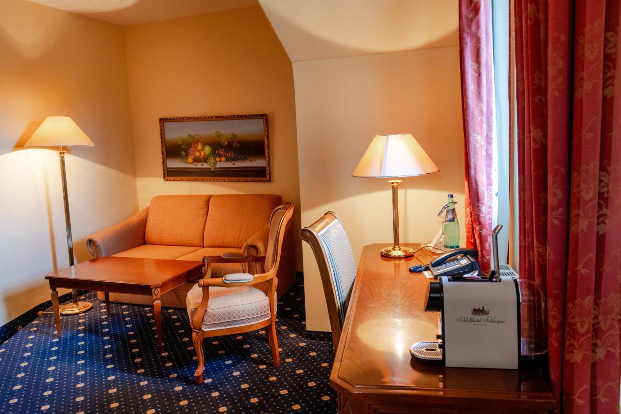Hotel Schloss Schkopau Екстер'єр фото